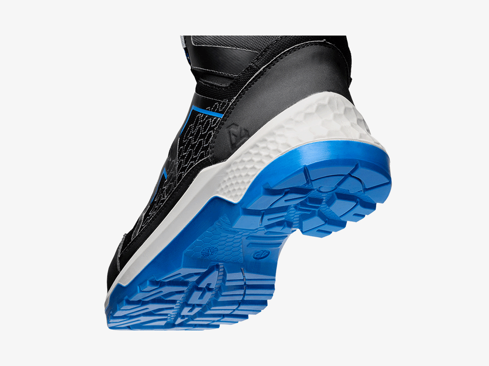 Emma-CrossForce-Fly-High-4