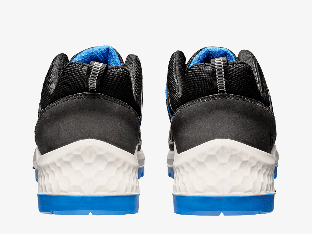 Emma-CrossForce-Fly-Low-6