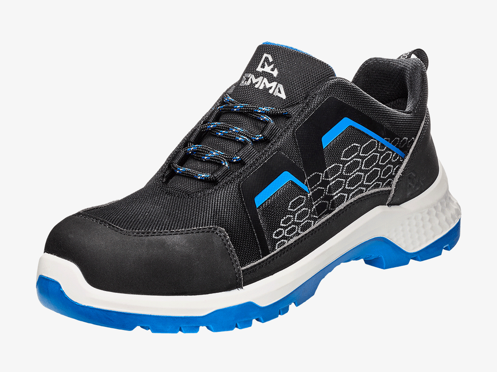 Emma-CrossForce-Fly-Low